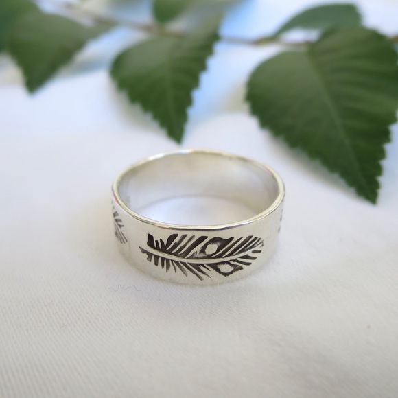 Artisan Jewelry - Spotted Feather Stamped Sterling Silver Band Ring, size 7.5